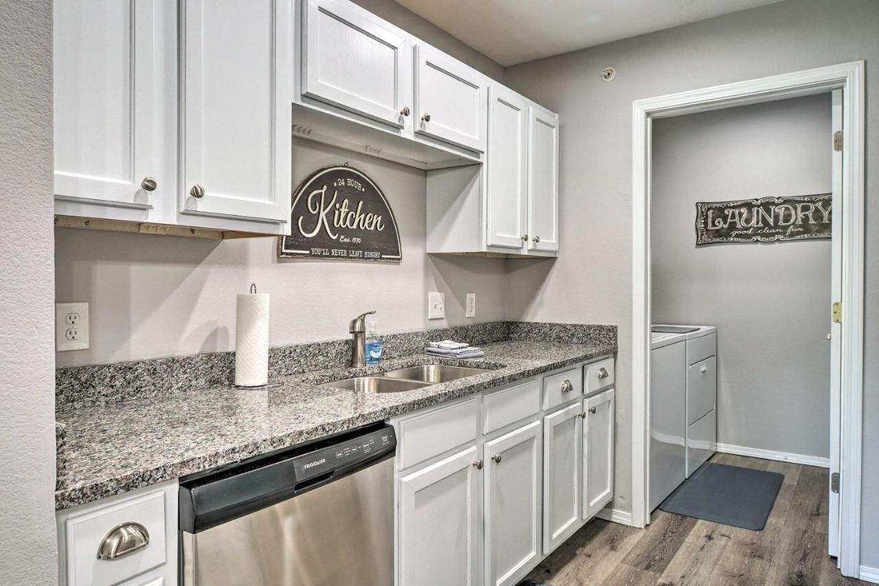 Cozy Condo With Pool Access, 5 Mi To Table Rock Lake Branson Exteriör bild